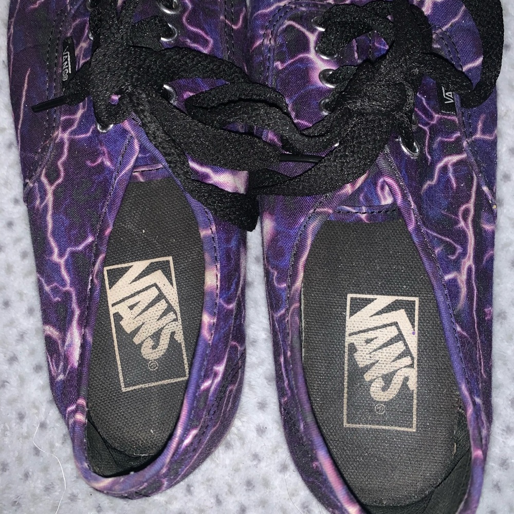 Lightning Vans - Picture 4 of 6